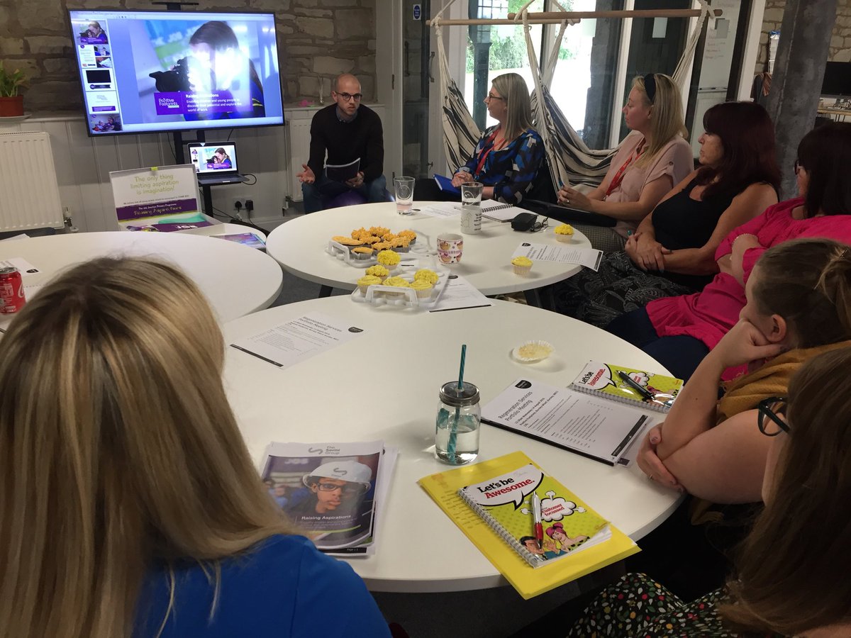 ChrisS_Regenda's tweet image. Fantastic to be with ⁦@Josh_Cliff⁩ and the ⁦@positive_fpn⁩ team today in my favourite #weaverstriangle in Burnley ! Joint regen planning and discussion session