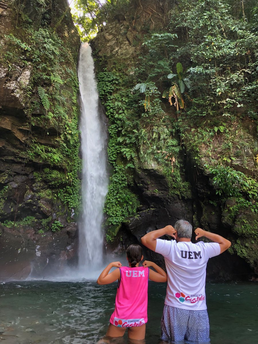 peprm's tweet photo. Caminata fins la Tuassan Falls a #Camiguin #dviatge #filipines19 ⁦@uemataro⁩ ⁦@FinquesCastella⁩ #UEMonTour https://t.co/rt3sVdAlDL