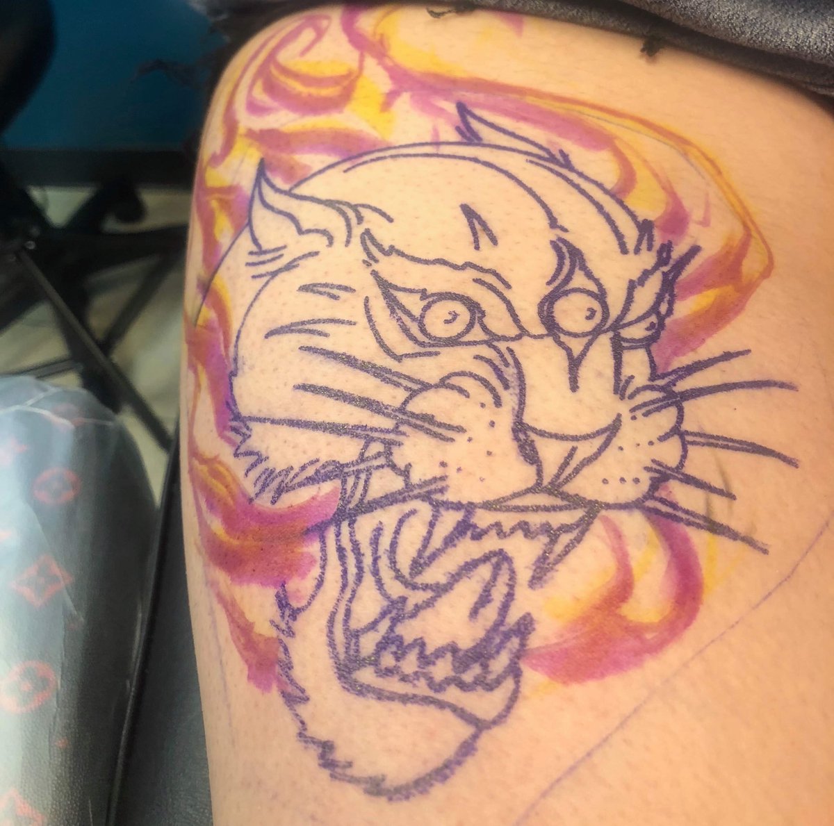 Spookyvonny's tweet photo. Not finished yet but its coming together so far, get at @ mehtoeska on instagram 
I fuckin love itt covered up some self harm scars. 😈🤷🏼‍♀️ https://t.co/Qx9ochjdWQ