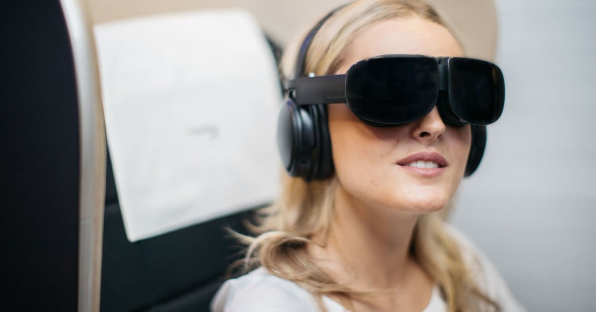 engadget's tweet image. British Airways is offering VR entertainment on flights engt.co/31Juef7