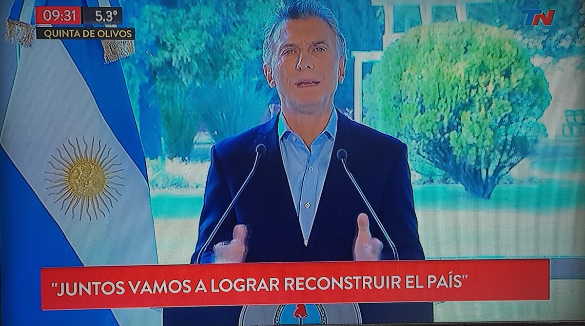 sylvi_fernandez's tweet photo. #YoTeBanco @mauriciomacri no aflojamos! El esfuerzo vale la pena #FuerzaPresidente Macri 💪💪💪🇦🇷🇦🇷🇦🇷 https://t.co/PTHJ7OQunM