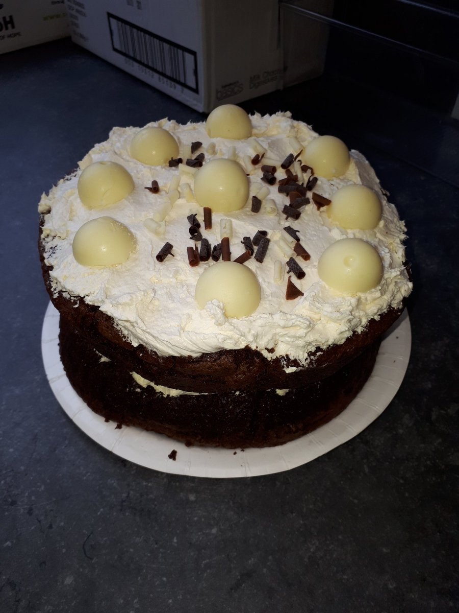 HiSRachelP1's tweet photo. Thank you so much @kornishkel for the lovely cake ❤ 
@HiSLauraF @HiSCharlieH1 @HiSBodhiJ https://t.co/1FCa8SoR3a