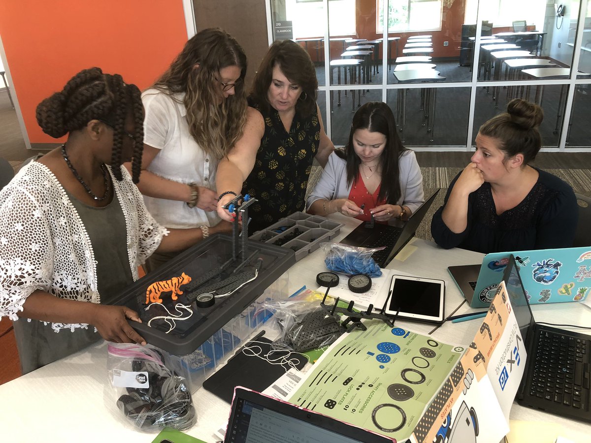 julia_xistris's tweet photo. Innovation and 21st century hands-on problem solving in Horry County, SC with 30 excited newly @PLTWorg certified #STEM teachers and 8 LLTs!Amazing things are happening with the vision of Mark @principalporter and the support of Meg @mquillen22 #HCSelementary #HCSPLTW #PLTWProud https://t.co/2xUAHbzWTO