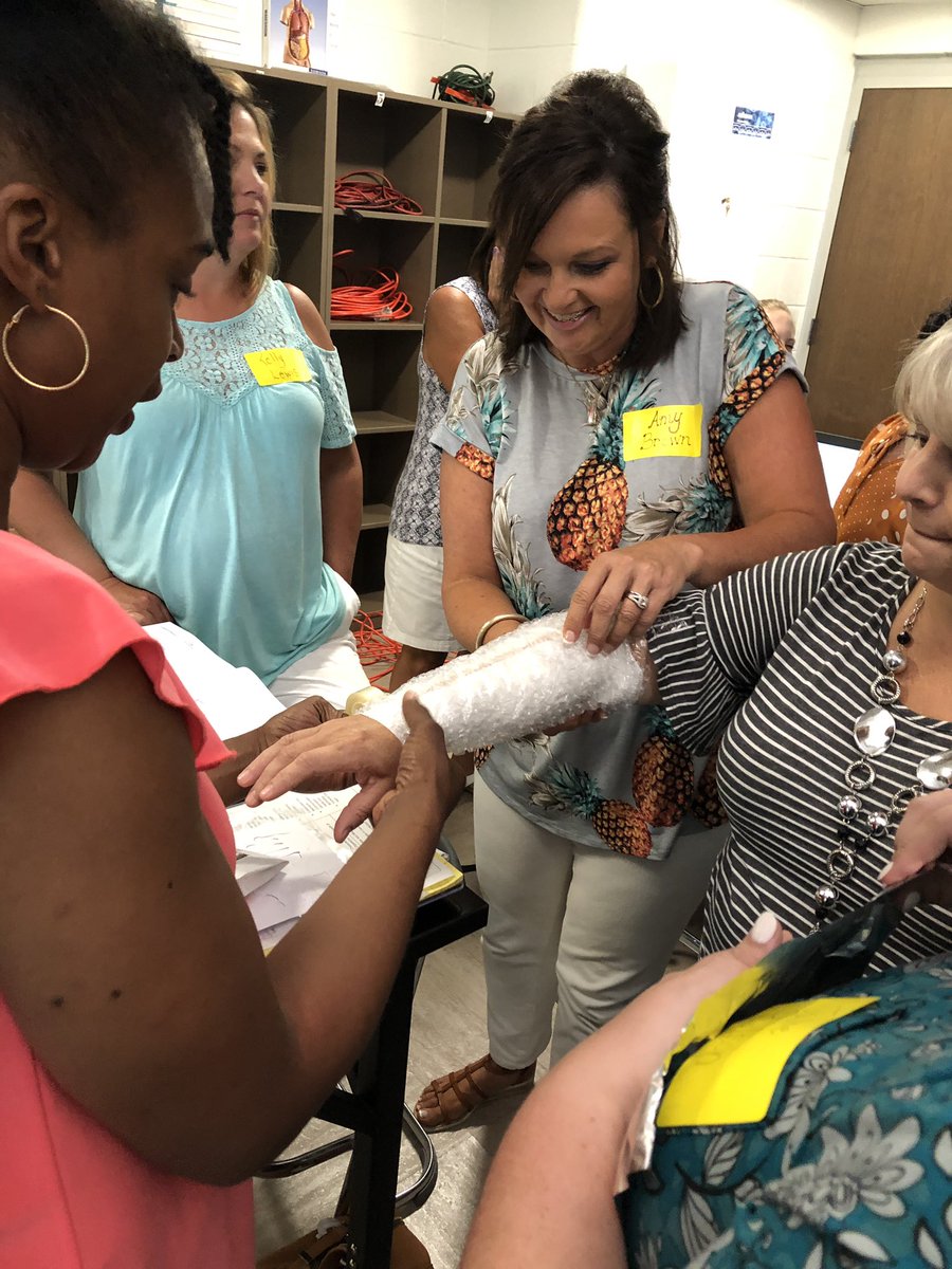 julia_xistris's tweet photo. Innovation and 21st century hands-on problem solving in Horry County, SC with 30 excited newly @PLTWorg certified #STEM teachers and 8 LLTs!Amazing things are happening with the vision of Mark @principalporter and the support of Meg @mquillen22 #HCSelementary #HCSPLTW #PLTWProud https://t.co/2xUAHbzWTO