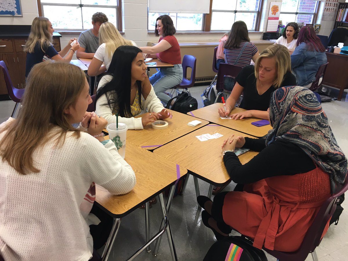 JCPSKY's tweet photo. Students in @msgreenscience's second period Human Body Systems class are working on an "getting to know you" activity this morning! #WeAreJCPS #WeAreAtherton @AcademiesofLou https://t.co/MWBaymobcq