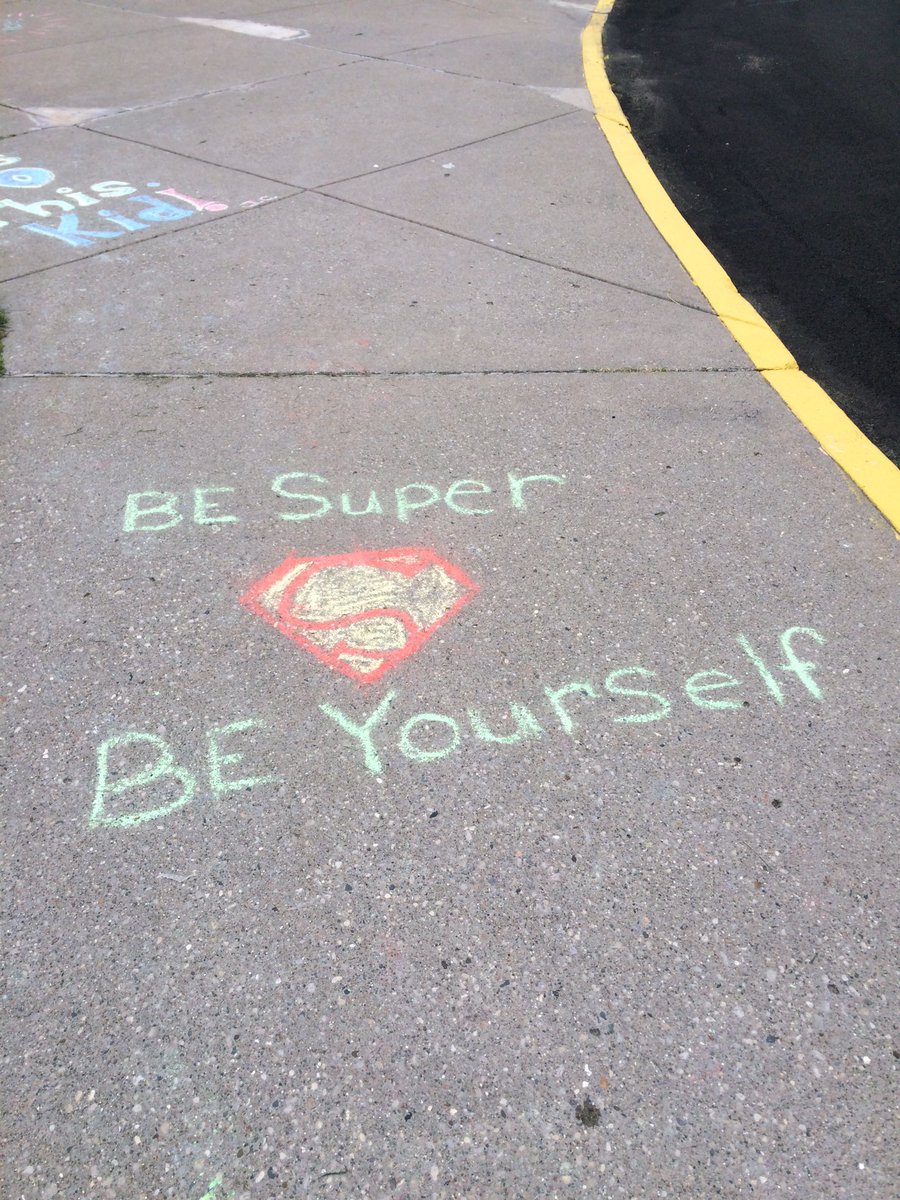 LLBBCS's tweet photo. #Boone2020 Stephens Elementary welcoming their students on day one! Good luck Principal Barwell and Short! https://t.co/QGUxORLBfU