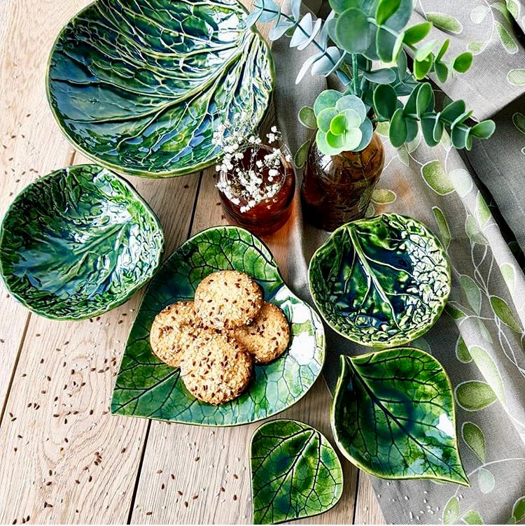 Ceramic art is endless. ❤️❤️Just look what these amazing guys are doing! To order just DM us  
#modernceramics #modernceramic #designplate #ceramicplate #ceramiccraft #threesnails