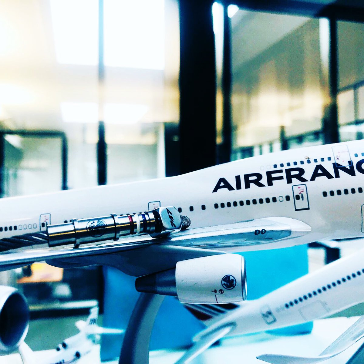 MaudValet's tweet photo. Une très jolie création @AeroDesignArt que j’ai la chance de porter à mon poignet #b747 #AFaddict @erprevot @landais_cedric @KPlumel @jadnaciri @Mirage4000B @DaphDesrosiers @JulieTurcat @SFouilheACT @Steph_LaRouille @audrey_romanson @franck_marceau @Marine_Binet @alicecharbonnr https://t.co/00FJ34SFIB