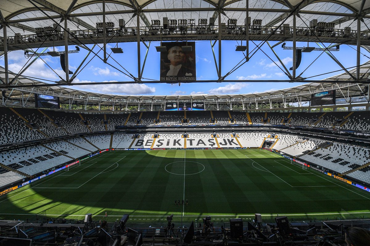 ChampionsLeague's tweet photo. #ComeToBesiktas 😉

#SuperCup 🏆 https://t.co/P0fA12UIbf