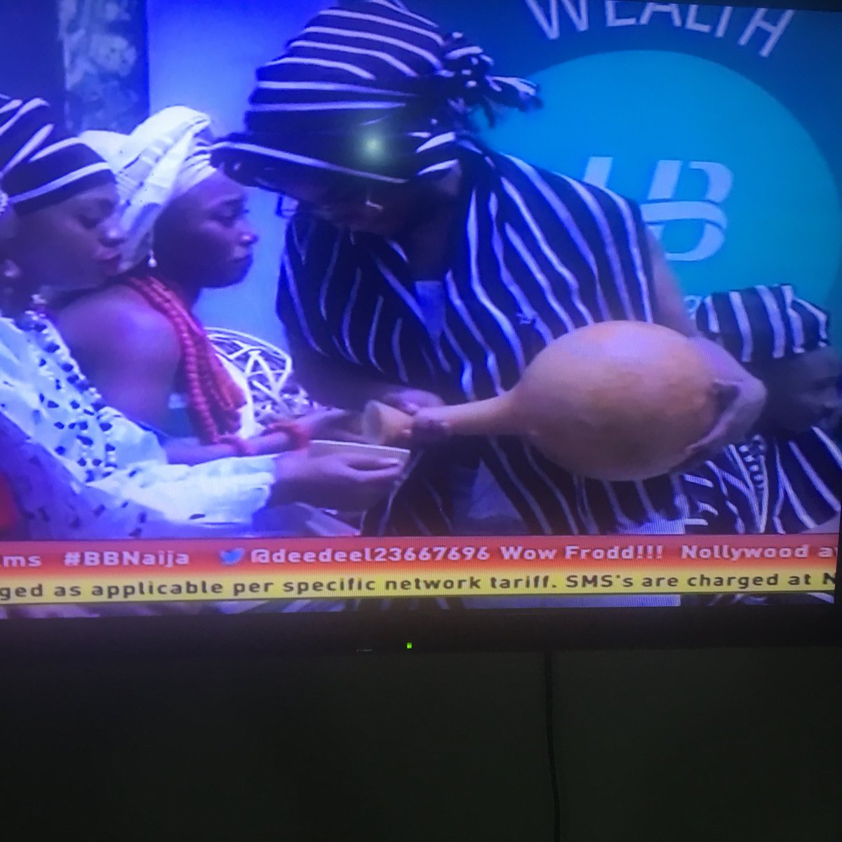 cutiesandra2's tweet photo. Ma babies killing dis coronation ceremony of TorTiv seyi, tacha, sir dee ❤️❤️😩😩❤️ #perfectcrew #bbnaija https://t.co/31SNes6OHC