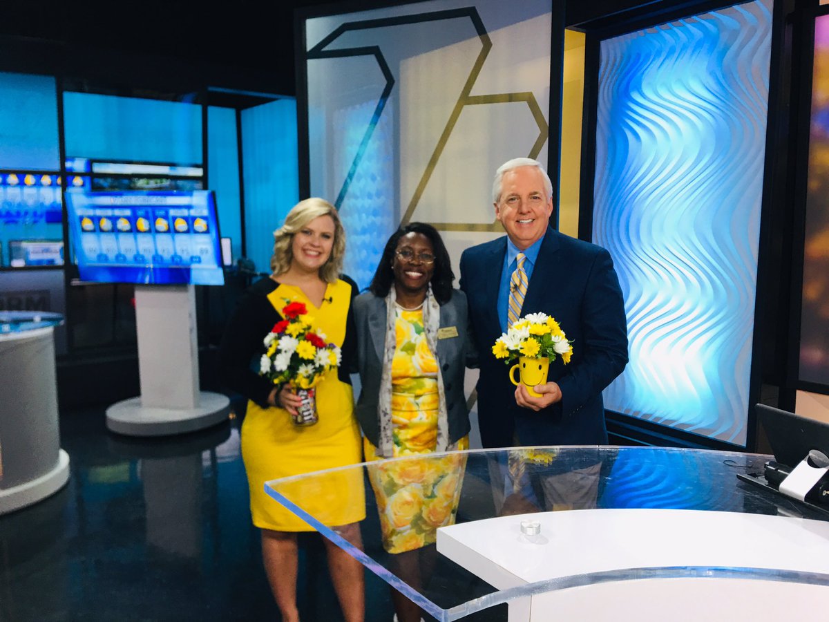 Of course we had to have Dr. Tiffany Anderson, the superintendent of @TPS_501 on the show this morning for the 1st Day of School for ALL students πβ€οΈππ»π Sheβs always so sweet to bring flowers to make our day too! #RockinTheYellow #FirstDayOfSchool @DavidKSNT