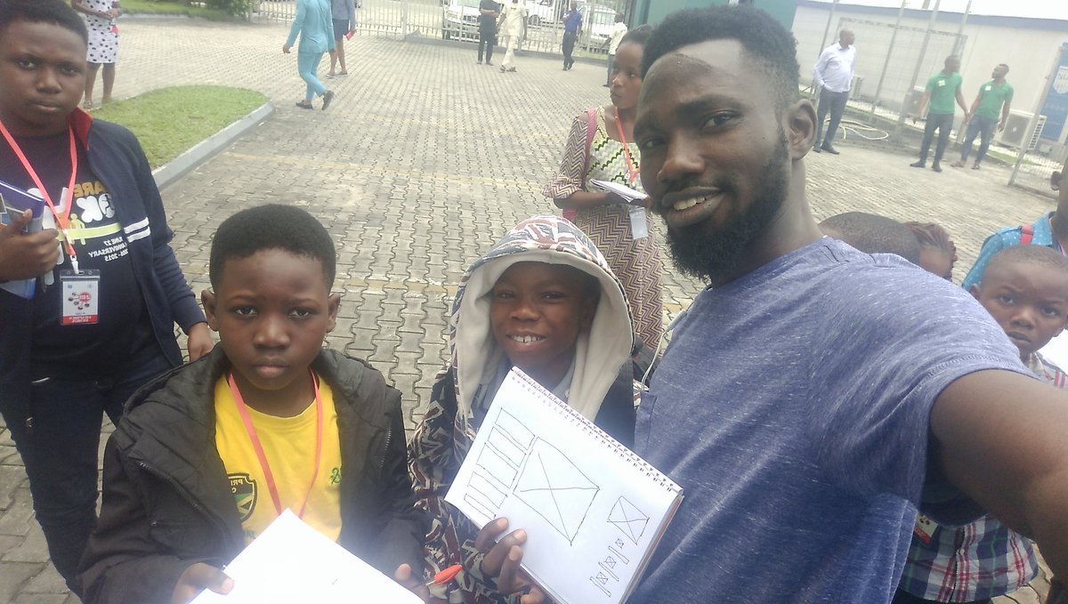 bryanbenibo's tweet photo. Teaching kids #graphicsdesign is fun but exhausting.😎🤓 #codegaminatorjunior #design https://t.co/BG6LCKVcAT