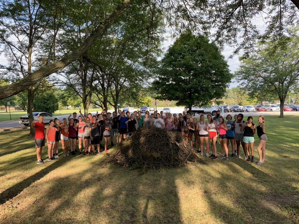 bghs_cc's tweet photo. Taking pride in our schools, helping the grounds crew clean up before the start of the school year! Thank you @BGSchools for keeping our workout area safe. Bobcat Proud! https://t.co/RNkJ8PQOzS