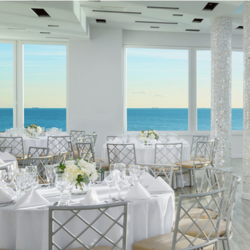 Long Island offers 1.5 million sq ft of meeting space &amp; over 18,000 guest rooms. Just a 30-minute ride on the <a href="/LIRR/">LIRR</a> from Manhattan, LI combines big city convenience with small town charm. <a href="/DiscoverLINY/">Discover Long Island</a> — meeting planners &amp; attendees BeLong here! ms.spr.ly/6017T3ROt