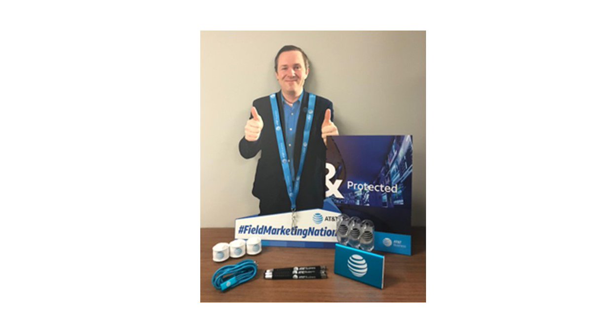 wombletennessee's tweet photo. #TravelingAcuff is ready for a #FieldMarketingNation Tenant Appreciation Day! We provide snacks, tenants get to chat with our Fiber Experts and there are giveaways! A good time will be had by all! #ATTBizLife #NCFiber @Jamestacuff @chefgirl79 https://t.co/J70Z0651kl