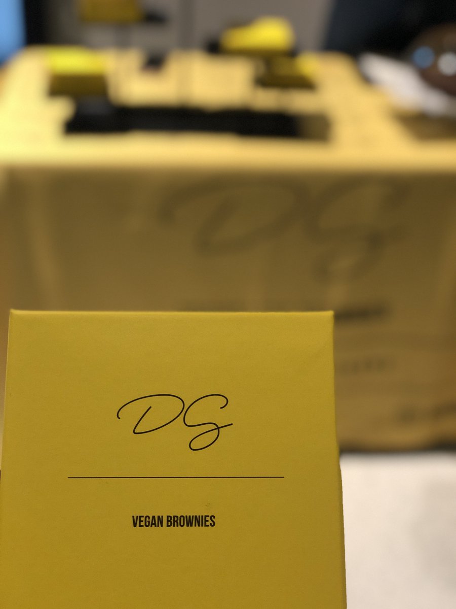 MinsterBuilding's tweet photo. DG Brownies are here with us today, they are vegan friendly and taste like a dream 😍 Make sure to visit them at our UG reception to treat yourself and find out about their story. You will not be disappointed! 😋 #brownies #browniepoints #DGbrownies #London #foodie #sweettreats https://t.co/gjHbrBOa3p