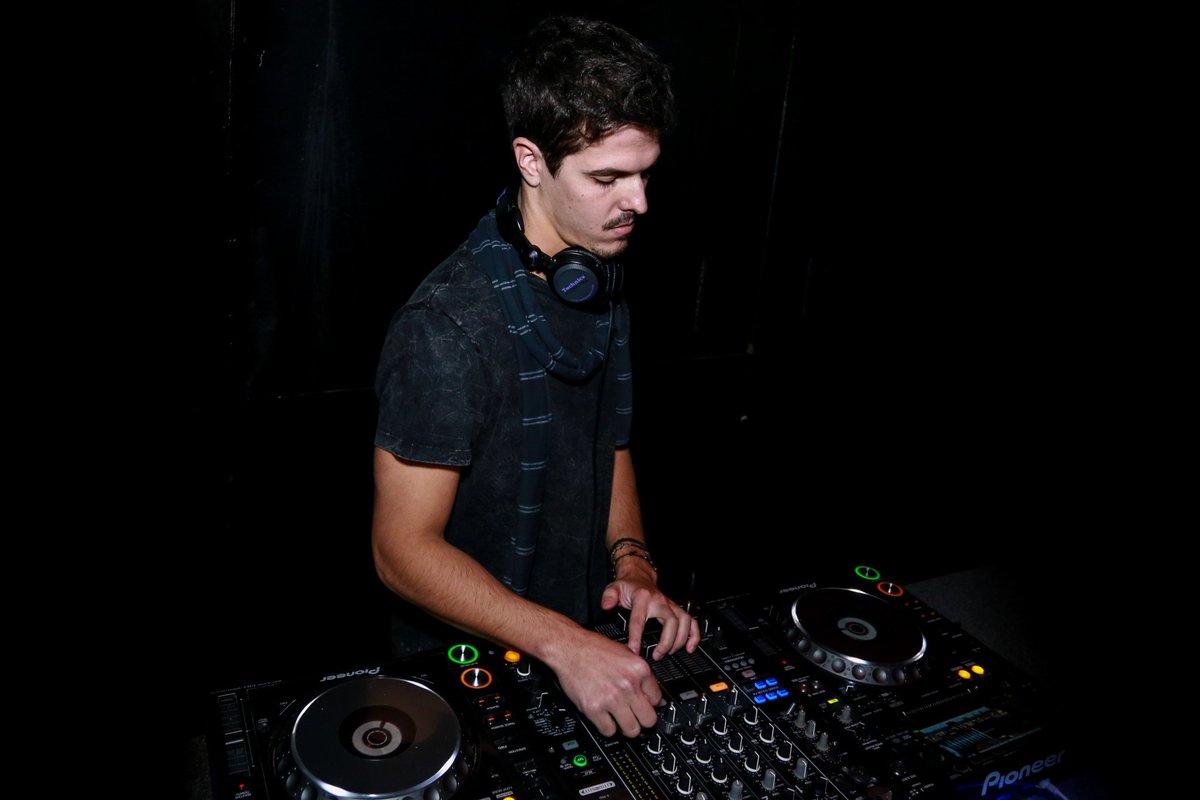 Santiago Pechieu en ALUCINATION