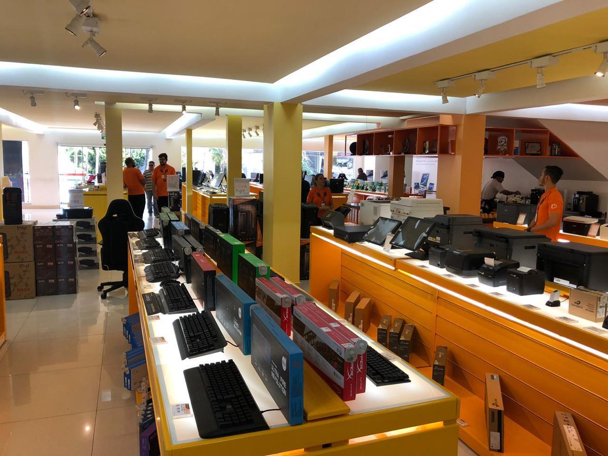 FFCSFin's tweet photo. A FFC esteve na belíssima cidade de Goiânia, onde visitamos a operação da @redeprimetek , varejista referência no segmento de tecnologia para os consumidores da região centro-oeste. 
Todos os funcionários das 14 lojas da rede  participaram intensamente desse treinamento. https://t.co/Vi13EK4BD5