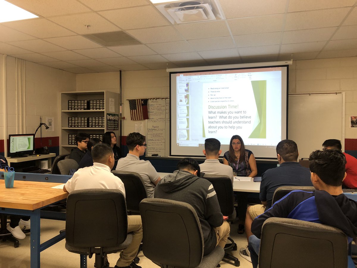 sgechs's tweet photo. Early College students enjoying their wing and taking on dual credit electronics! Learning discussions with Ms.Miller.  @EastfieldDCCCD @PrincipalEwing @SGHS_Colonels @DrBrentRingo @rlopez42 @gisdmagnets @Vsan22Victoria https://t.co/y89gxU2EG4