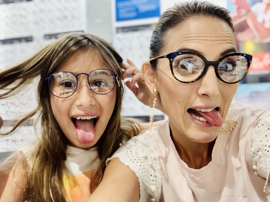 paula_zelaya_'s tweet photo. GIVEAWAYโจ FREE glasses for your entire family*. Simply follow @foreyes on Instagram and comment on this post why you're excited to get your #BacktoSchoolEyes on, and you'll be automatically entered to win up to 6 FREE eyeglasses or prescription ๐ค valued at up to $250 #AD https://t.co/aRaNvyEDNM