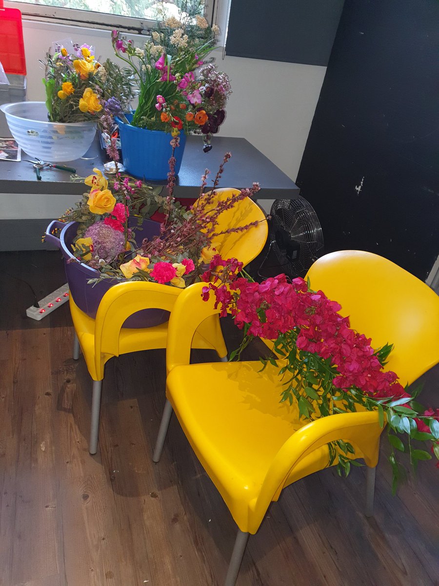 People_SA's tweet photo. The beautiful flowers that we have in studio today for our #Springguide #fashionshoot are courtesy of Freesia Quaint. #peoplelovesfashion https://t.co/nlSfKUPNFl