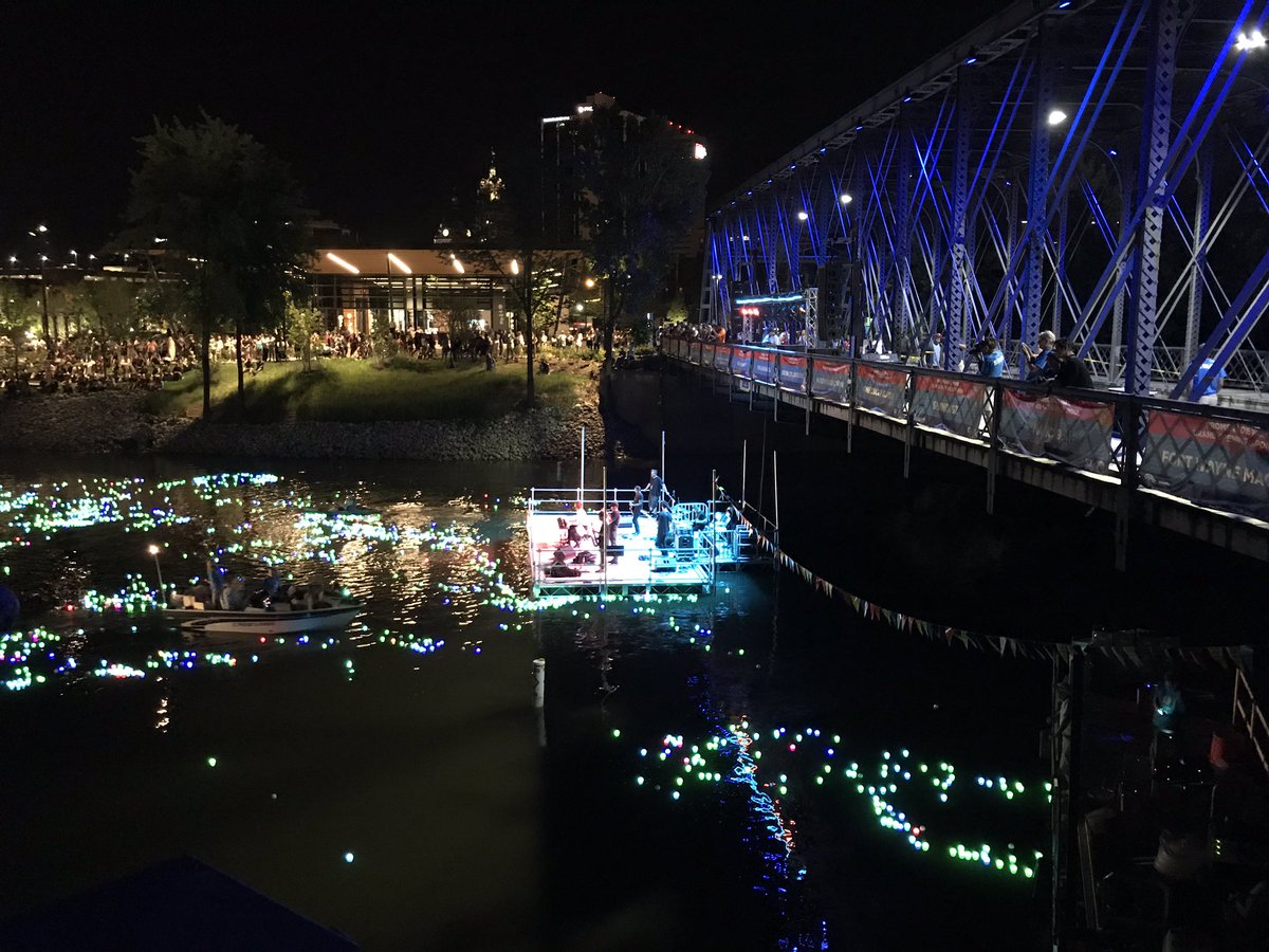 AlexHallART's tweet photo. Iβm still reeling. It was a magical weekend in downtown Fort Wayne.
#hellonewpark #dtfw #myfortwayne https://t.co/cR8QtIsbLI