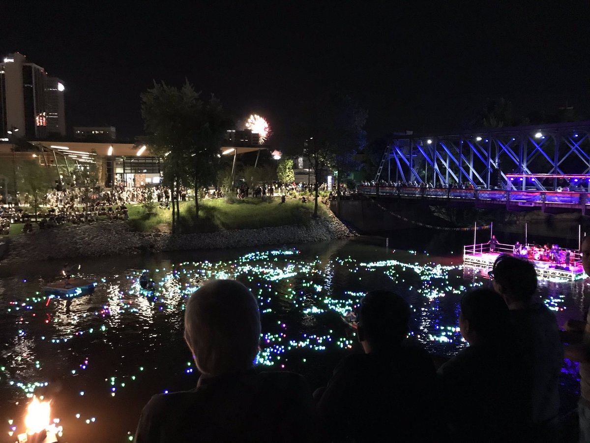 AlexHallART's tweet photo. Iβm still reeling. It was a magical weekend in downtown Fort Wayne.
#hellonewpark #dtfw #myfortwayne https://t.co/cR8QtIsbLI
