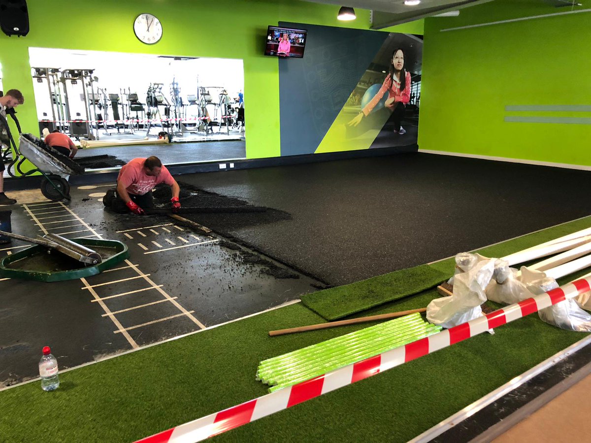 UofExeterSport's tweet photo. We have been getting The Russell Seal Gym #RIGREADY. Sneak preview of our brand new custom made @aunituk functional training rig, flooring and sled track being installed. There's never been a better time to join!
🔗https://t.co/OpLHKnh3Fa 
#joinus #bleedgreen #yourgymyourspace https://t.co/2mhpb9usPX