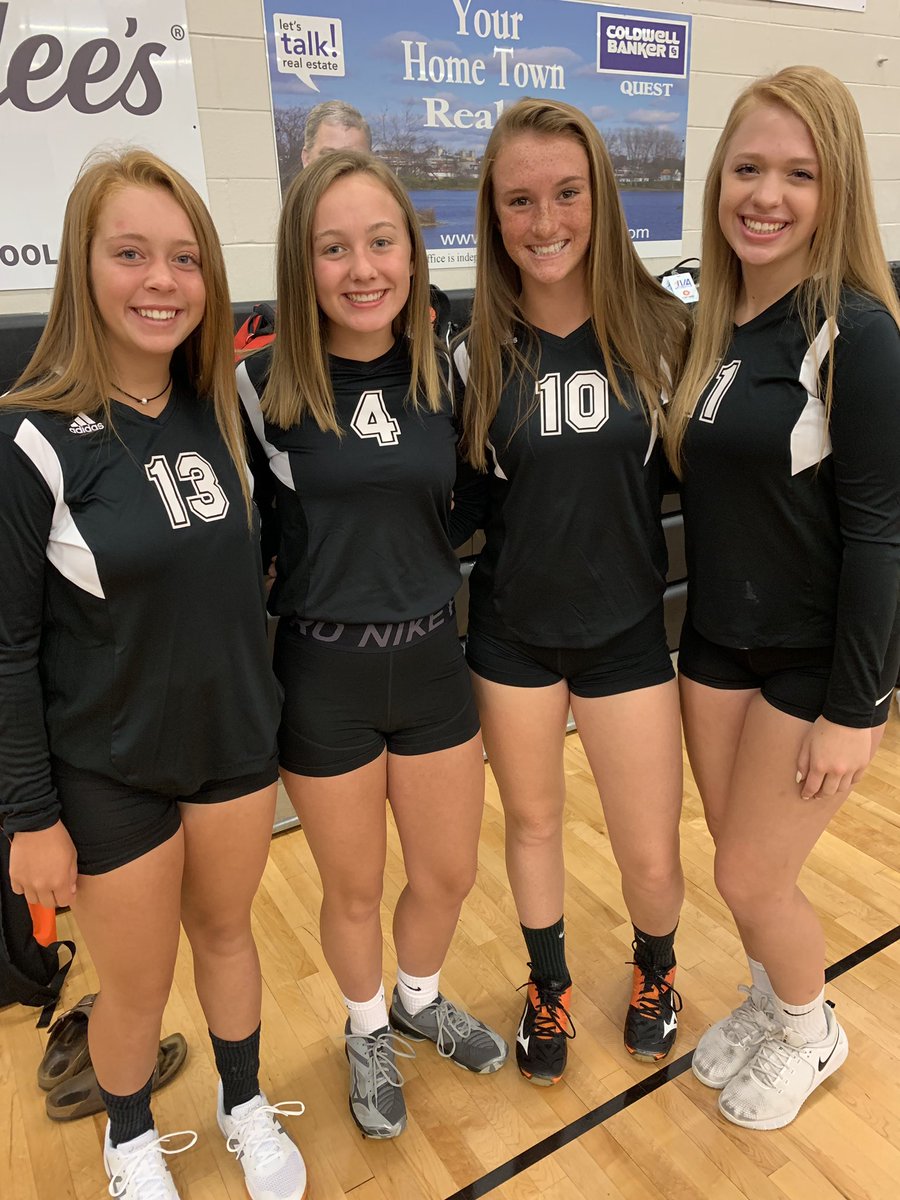 townleymv's tweet photo. it’s preview day! 
freshman @ 4:30
JV @ 5:30
Varsity @ 7
#GoTeam #LunchPail https://t.co/v7tEQoIWQq