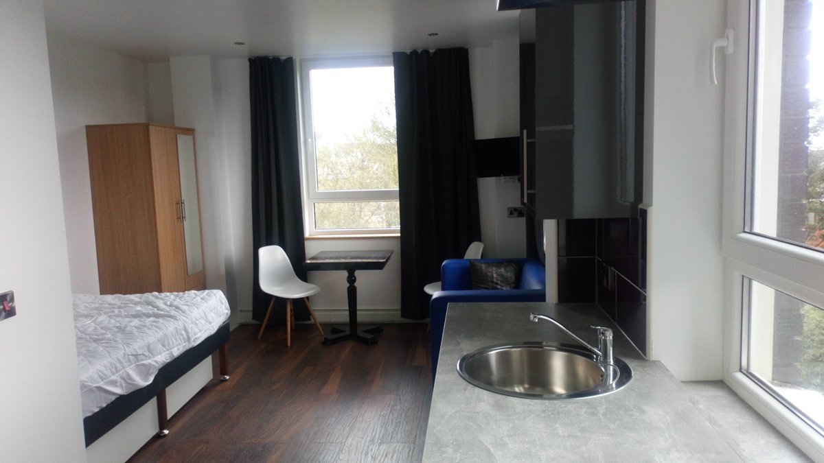 StudentsEls's tweet photo. What a stunning 3 window, furnished #Gold +flat we have! 😍

We can't believe it's still available for September 2019 ✨

#student #studentlife #studentflat #Edinburgh 

@living_uni @accomforstudent @EdinburghNapier @HeriotWattUni @QMUniversity @edinburghcoll @EdinburghUni https://t.co/lkDwe9OvCp