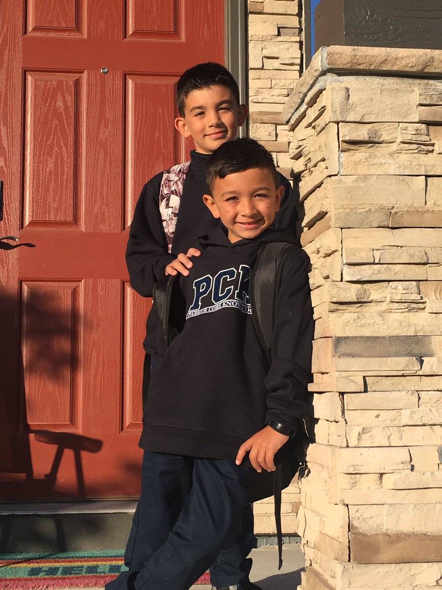 LesleyCBSDenver's tweet image. Back to school! We made it! #fourthgrader #firstgrader #pck