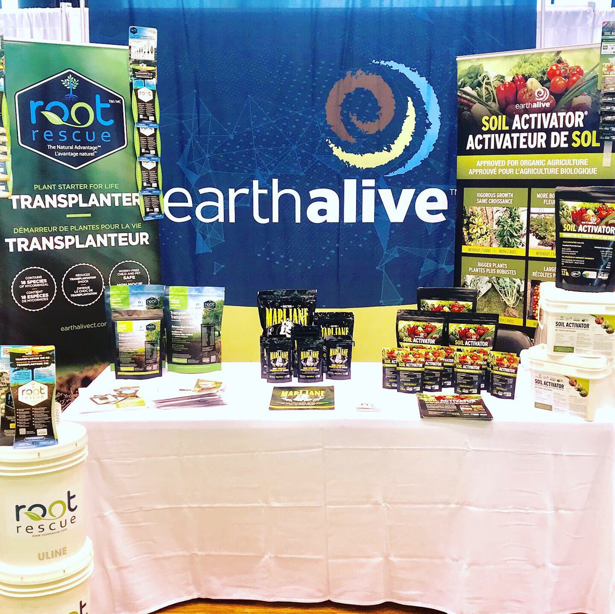 earthalivect's tweet photo. Great first day at the @IGCShow ! We are looking forward to seeing you today at Booth 729! 
#igcshow #cleantech #garden #gardening #growyourownfood #drmarijane #growindoors #hydroponic #soilhealth #livingsoil #gardenfresh #organic #organicgardener @paocorreal @RootRescueNatur https://t.co/uK4MV6LO7N