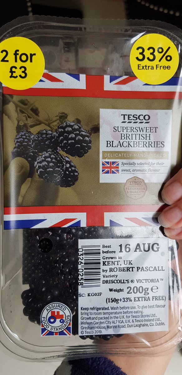 LittleBAndMe_'s tweet photo. @Tesco I just grabbed these today &amp; they are mouldy 😥😥 https://t.co/7JI20yNi8H