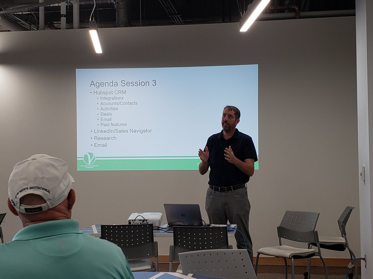 markeelliott's tweet photo. We are back at the @if_hamont for our Sales Bootcamp. Today @randy_hendriks and I talk CRM, email, and research tools. https://t.co/mhPrzo8XPg