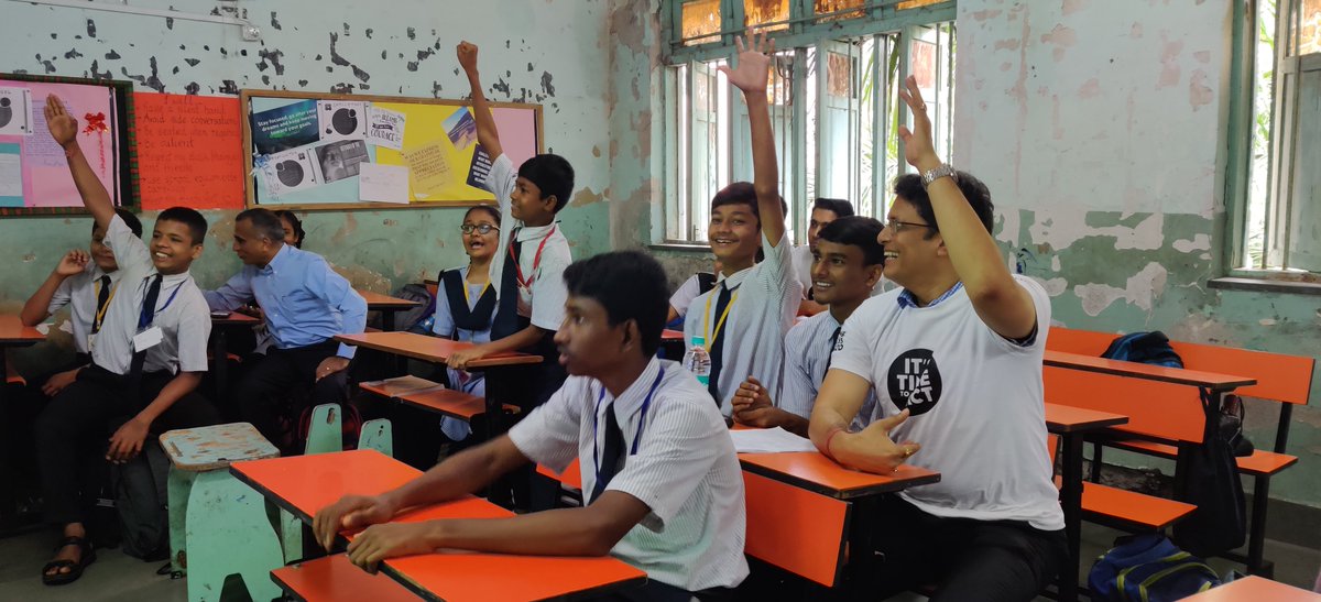 viacom18's tweet photo. It was a day of art, learning and a whole lot of fun for the leaders of #Viacom18 with the kids of @Akanksha_India.
@Viacommunity
#ViacommunityWeek https://t.co/d31Z9xfwEa