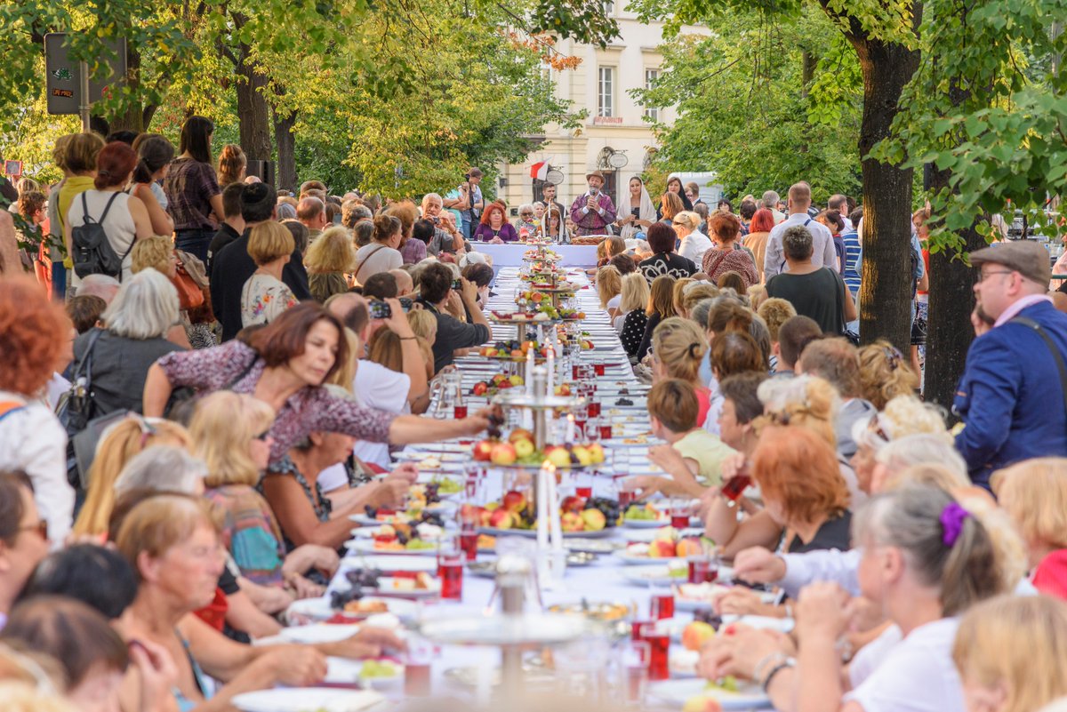 Go2Warsaw's tweet photo. [24.08-01.09] #SaveTheDate for #FestiwalSingera - 16th Jewish Culture Festival in #Warsaw! The programme includes film screenings, theatre shows, guided tours and Jewish music concerts. Details: https://t.co/ULhN2z6KVi https://t.co/E8A1r6jRHY
