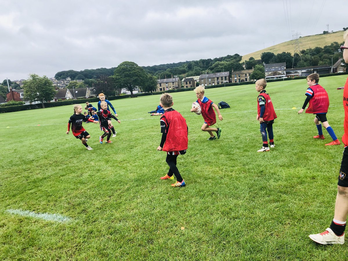 WTComFoundation's tweet photo. We’ve had a brilliant day @EmleyARLFC today for our second ‘Trinity on Tour’ camp👌🏉

We hope you enjoyed your day with us and had lots of fun 🙌🏽

#trinspired #TrinityonTour

🔴⚪️🔵 https://t.co/NBzdNiLsdG