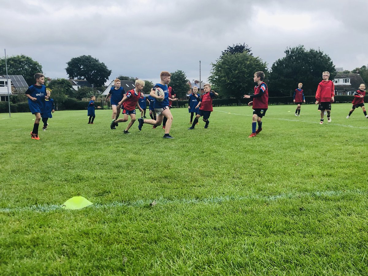 WTComFoundation's tweet photo. We’ve had a brilliant day @EmleyARLFC today for our second ‘Trinity on Tour’ camp👌🏉

We hope you enjoyed your day with us and had lots of fun 🙌🏽

#trinspired #TrinityonTour

🔴⚪️🔵 https://t.co/NBzdNiLsdG
