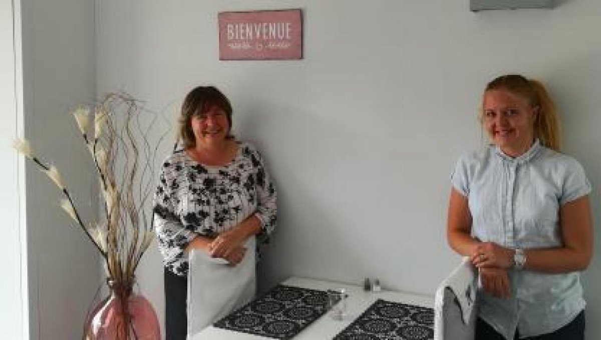 CourrierPicard's tweet photo. Deux sœurs à la tête de la maison éclusière de Froissy
#Froissy #Albert #Somme 
 https://t.co/PFQQBlLCCv https://t.co/O7fVo6U1wZ