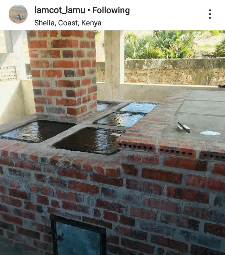 CCF_254's tweet photo. ⚠️We just completed ANOTHER #CommunityCooker in Shela Village, Lamu🎉. The Cooker will provide an alternative #ncineration method that will not pose dangers to the surrounding community &amp; #environment. This makes it 14 COMMUNITY COOKERS now successfully installed all over Kenya❗️ https://t.co/fighxCXrSk