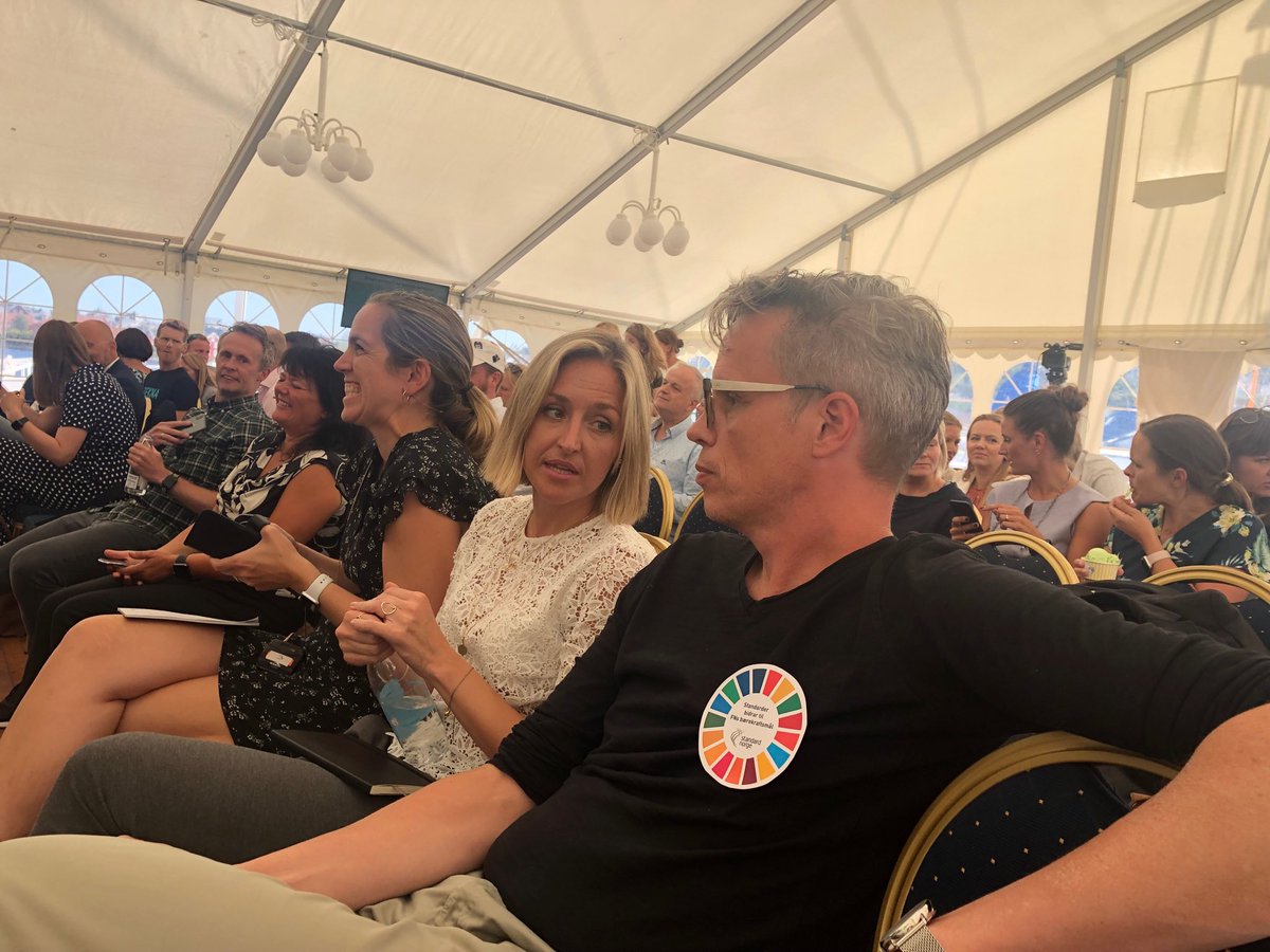 StandardMarit's tweet photo. Da går vi i gang med debatt i Arendal om #smartesamfunn #bærekraftigesamfunn @StandardNorge⁩ ⁦@Tekna⁩ @nelfo ⁦@buildingSMARTNo⁩ ⁦@itsnorway⁩ https://t.co/GqrFhMH3yQ