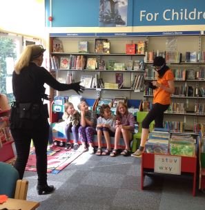 SomersetLib's tweet photo. Thank you to #TamsinCooke, the author who came into #MineheadLibrary yesterday. The children had an amazing time pretending to be cat burglars, amongst other things! https://t.co/APNs7mth6i