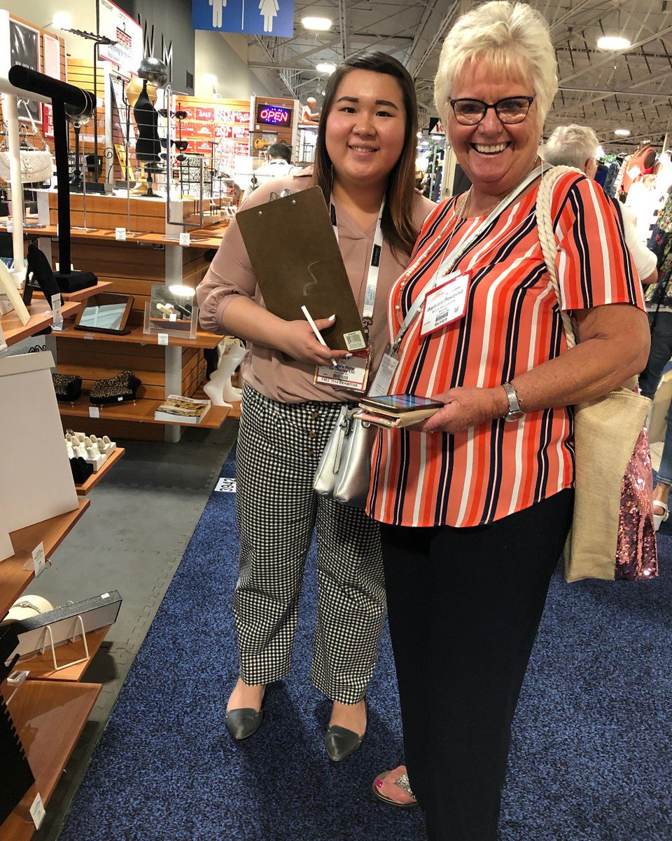 EddiesHangUp's tweet photo. Thank you to all Eddie's customers who stopped by our booth at the Toronto Gift Show over these past few days. We look forward to welcoming you at our showrooms!! @DutchMillMarket
#TOGiftFair #tradeshow #torontogiftfair #toronto #smallbusiness #retaildisplay #storefixtures https://t.co/uwExuiYq2H