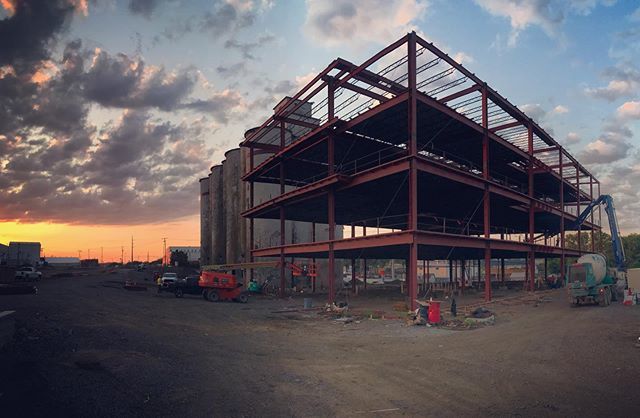 CITY_CLLC's tweet photo. Early morning concrete pours at the Silos keep us on schedule AND provide an excellent view of the sunrise! Thanks, @pumppartners06! Progress photos to come.
•
•
•
#cityconstruction #nashville #nashvilletn #nashvilletennessee #city #construction #commercialphotography #comme… https://t.co/6k3tQ9Umm4
