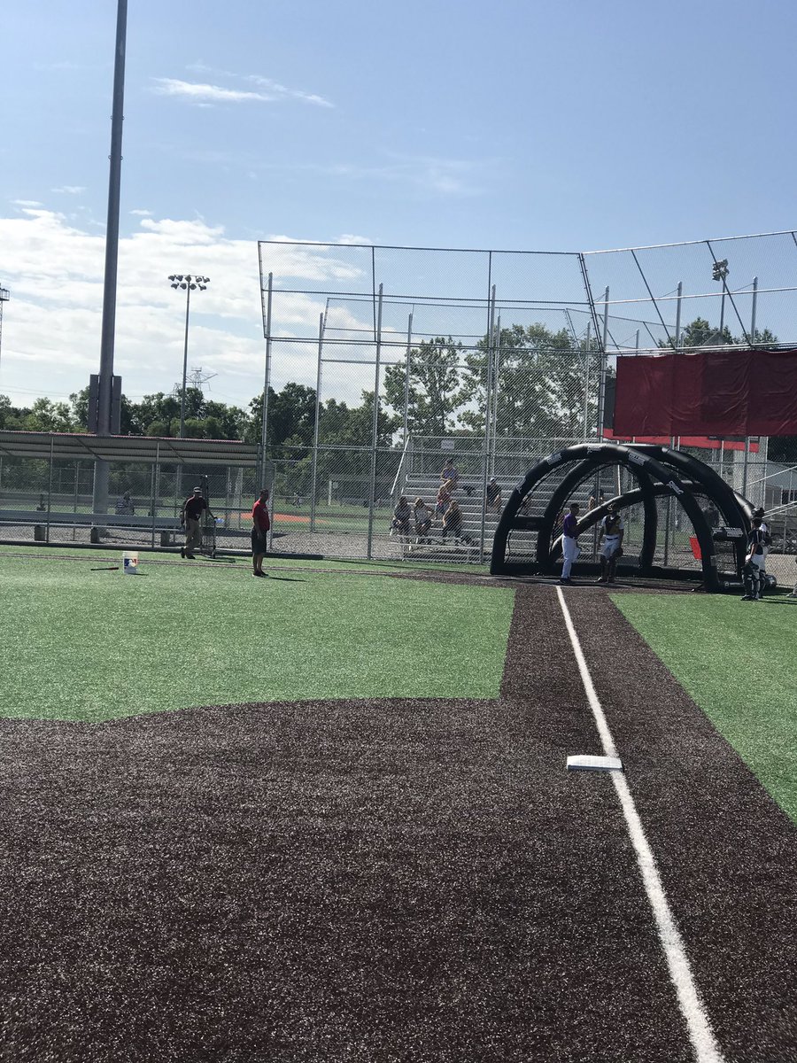 Tremendous day at the Ed Santa Select 50 Showcase. Many a bright college baseball future for all those dudes who attended! Gonna show some love to my guys <a href="/megyesi_noah/">Noah Megyesi</a> <a href="/connermack1/">Conner McCormack</a> <a href="/BretMersman/">Bret Mersman</a> Damon Walton. @MiSoxConnect 18u