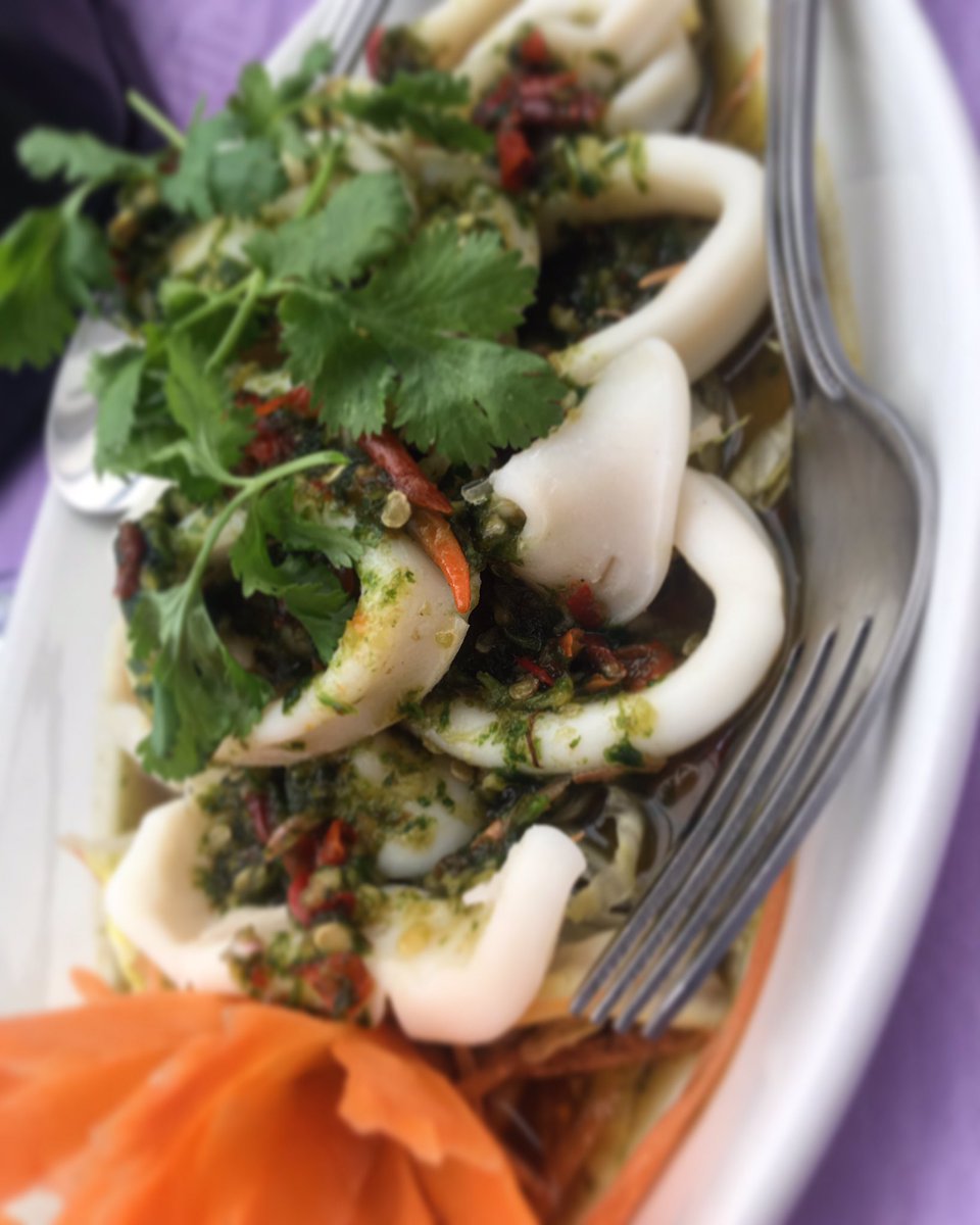 Love a bit of Thai Cuisine in my life!
Steamed Squid with a red chilli herb dressing.
Superb!
#loveseafood #squid #thai #thaicuisine #restaurant #lunch