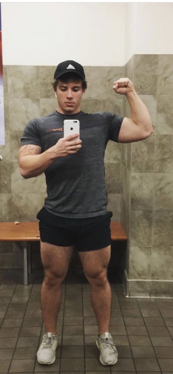 _gracerees_'s tweet image. When you relize that Alex from target COULD get hotter...
#alexfromtarget #WednesdayThoughts