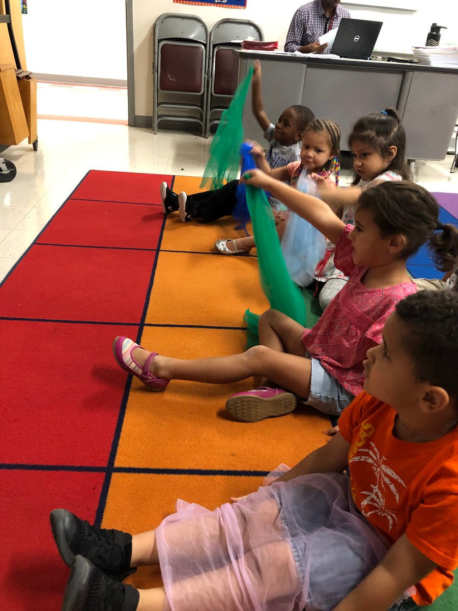 NGE_AplusSchool's tweet photo. Pre K is the grade level of the week! Today, Mr. Jackson led Pre K in finding the rhythm of the music with scarves!

@ABSSWeb 
#PreKRocks #GradeLevelOftheWeek #SpecialsRocks https://t.co/SKcreuzkhw