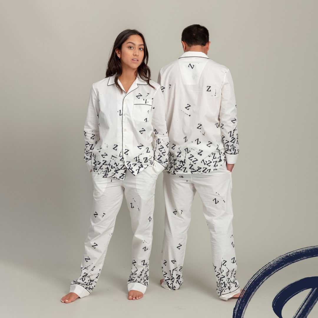 Did we mention our PJs have pockets?! 😁 
•
#pjoys #pockets #fashionoftheday #luxurypyjamas #artpjs #sleepstyle #luxurysleepwear #organiccottonclothing