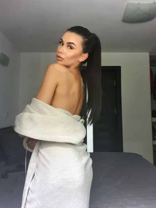 #Humpday #Booty #SexyAF #Bootylicious  It's gettin'🔥 hot in here... Definitely will make me take off<a href="/tag/humpday"class="tags">#Humpday</a><a href="/tag/booty"class="tags">#Booty</a><a href="/tag/sexyaf"class="tags">#SexyAF</a><a href="/tag/bootylicious"class="tags">#Bootylicious</a>